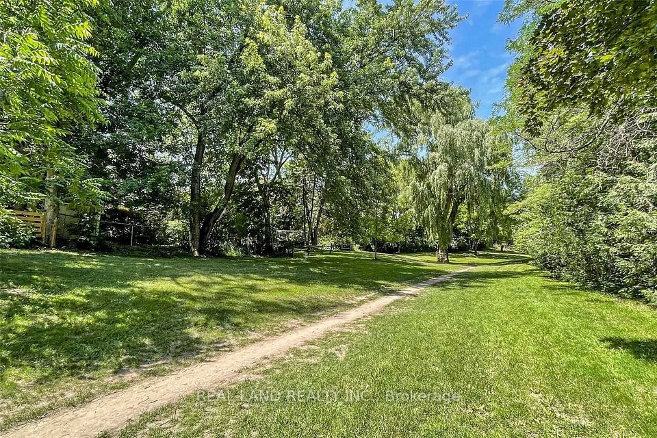 65 Glentworth Road Basement, Toronto, ON M2J 2E7 15