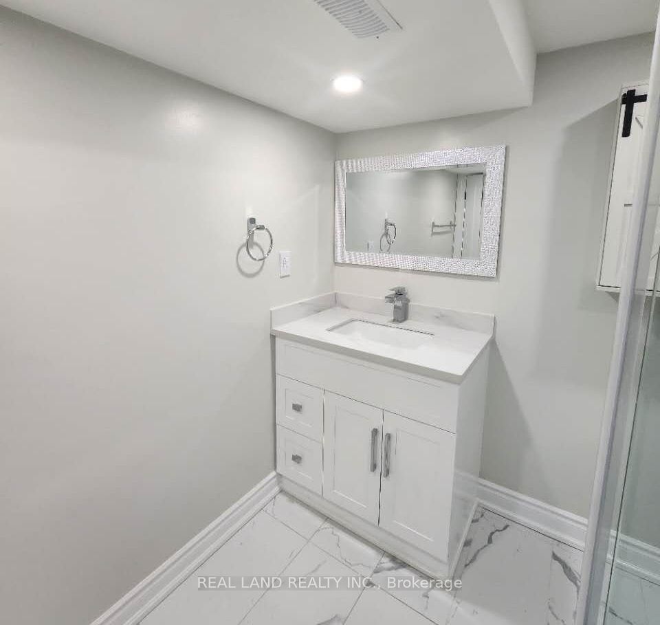 65 Glentworth Road Basement, Toronto, ON M2J 2E7 10