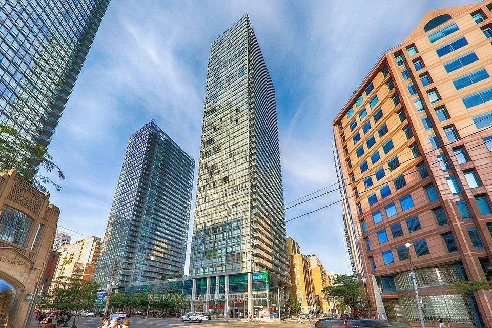Condo Apartment at 38 Grenville Street 3305, Toronto, ON M4Y 1A5