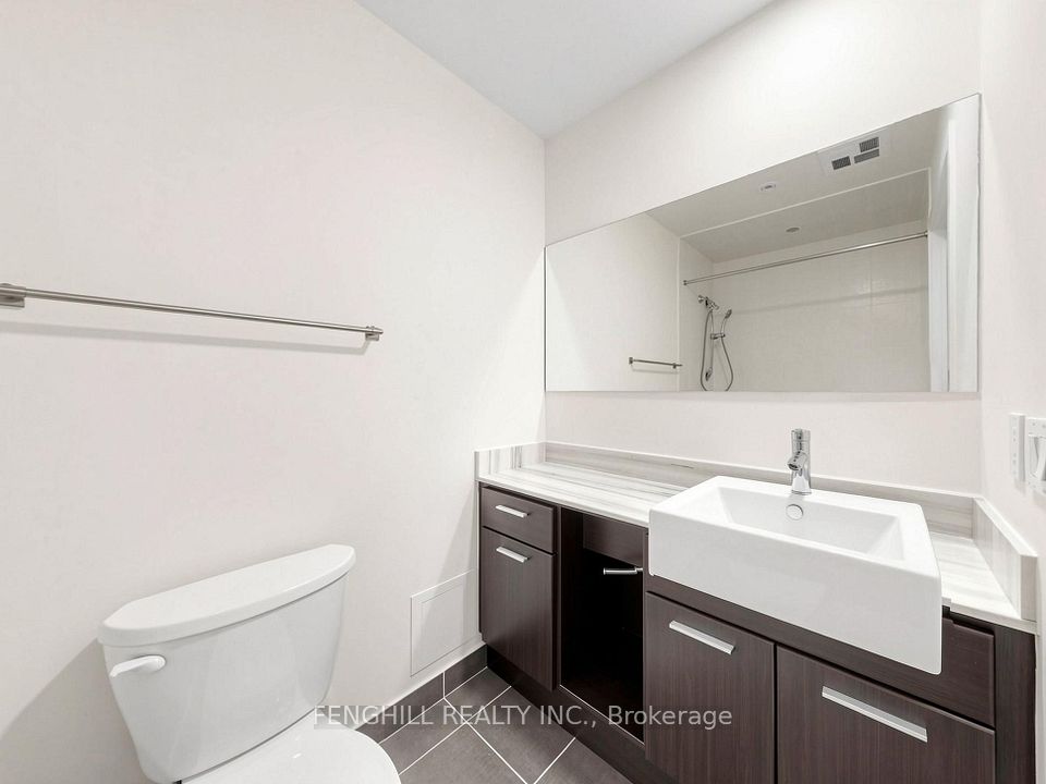 770 Bay Street 2001, Toronto, ON M5G 0N6 17