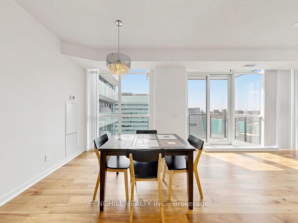 770 Bay Street 2001, Toronto, ON M5G 0N6 14