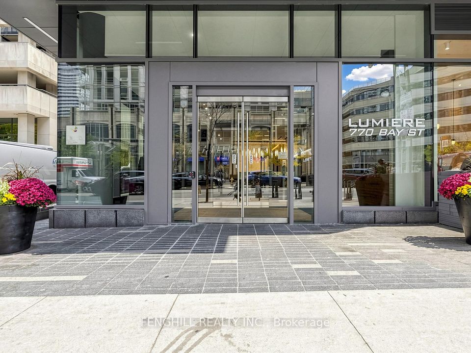 770 Bay Street 2001, Toronto, ON M5G 0N6 2