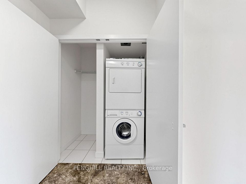 770 Bay Street 2001, Toronto, ON M5G 0N6 21
