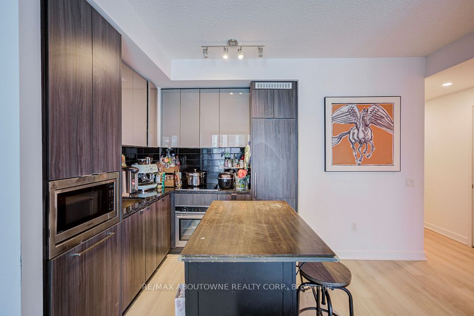 125 Blue Jays Way 4909, Toronto, ON M5V 0N5 19