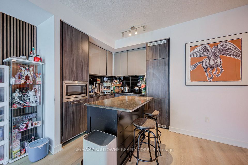 125 Blue Jays Way 4909, Toronto, ON M5V 0N5 18