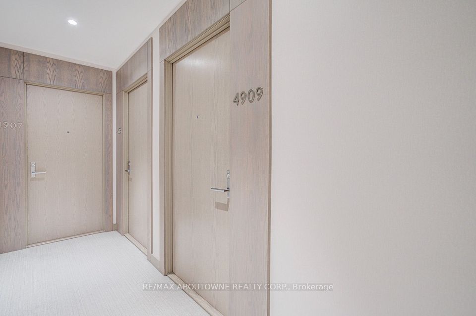 125 Blue Jays Way 4909, Toronto, ON M5V 0N5 7