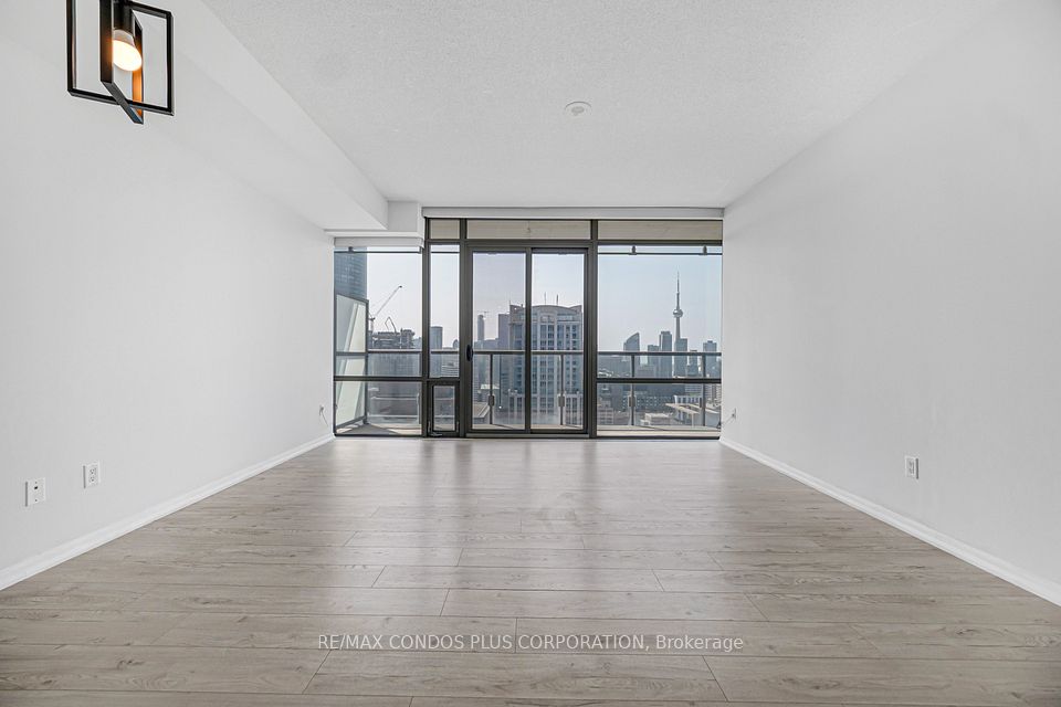 38 Grenville Street 4404, Toronto, ON M4Y 1A5 9