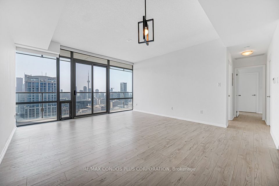 38 Grenville Street 4404, Toronto, ON M4Y 1A5 2