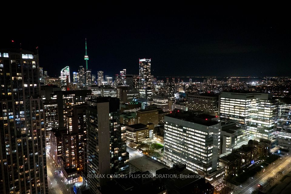38 Grenville Street 4404, Toronto, ON M4Y 1A5 14