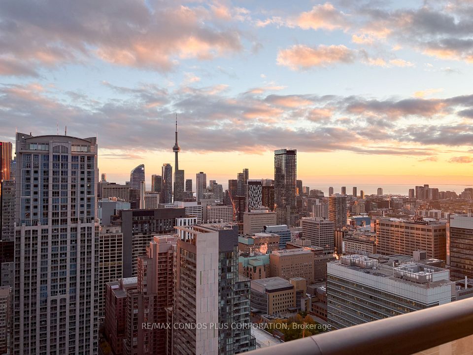 38 Grenville Street 4404, Toronto, ON M4Y 1A5 13