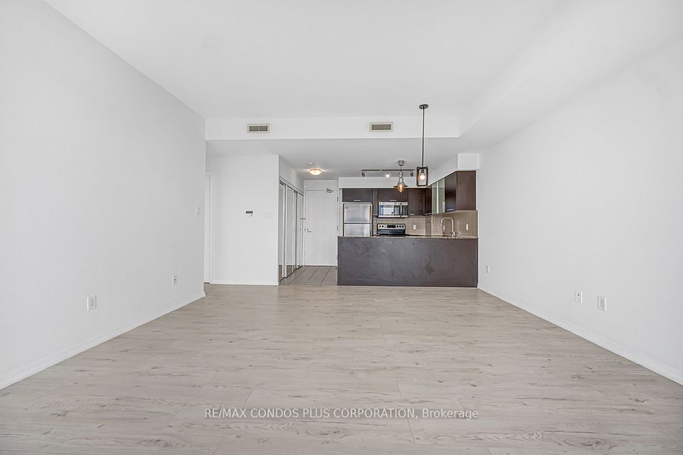 38 Grenville Street 4404, Toronto, ON M4Y 1A5 5