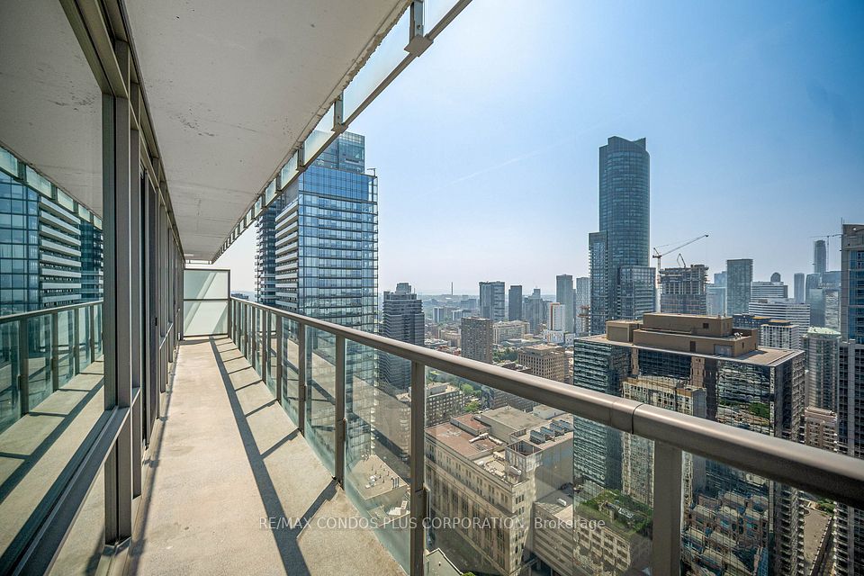 38 Grenville Street 4404, Toronto, ON M4Y 1A5 16