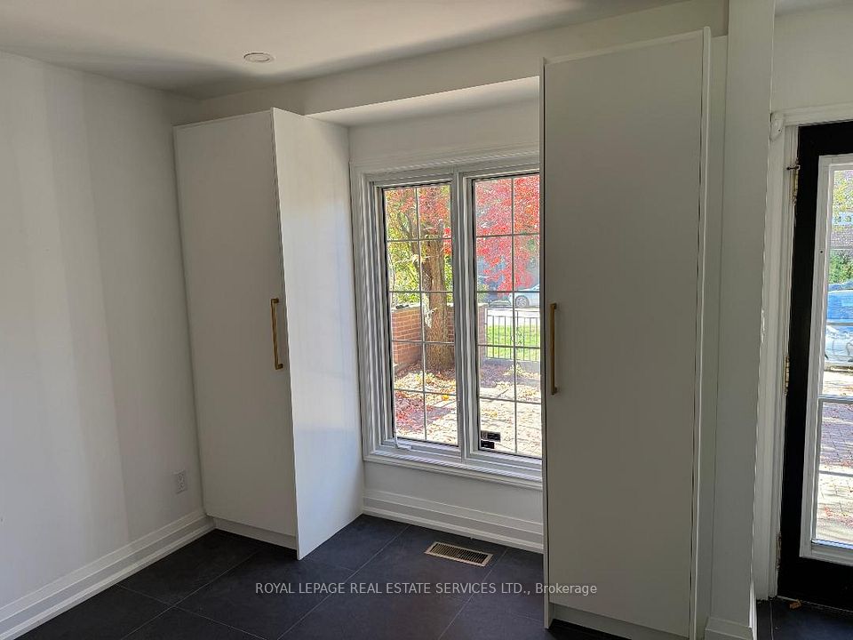 97 Bocastle Avenue, Toronto, ON M4N 2S5 7