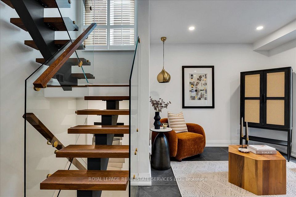 97 Bocastle Avenue, Toronto, ON M4N 2S5 25