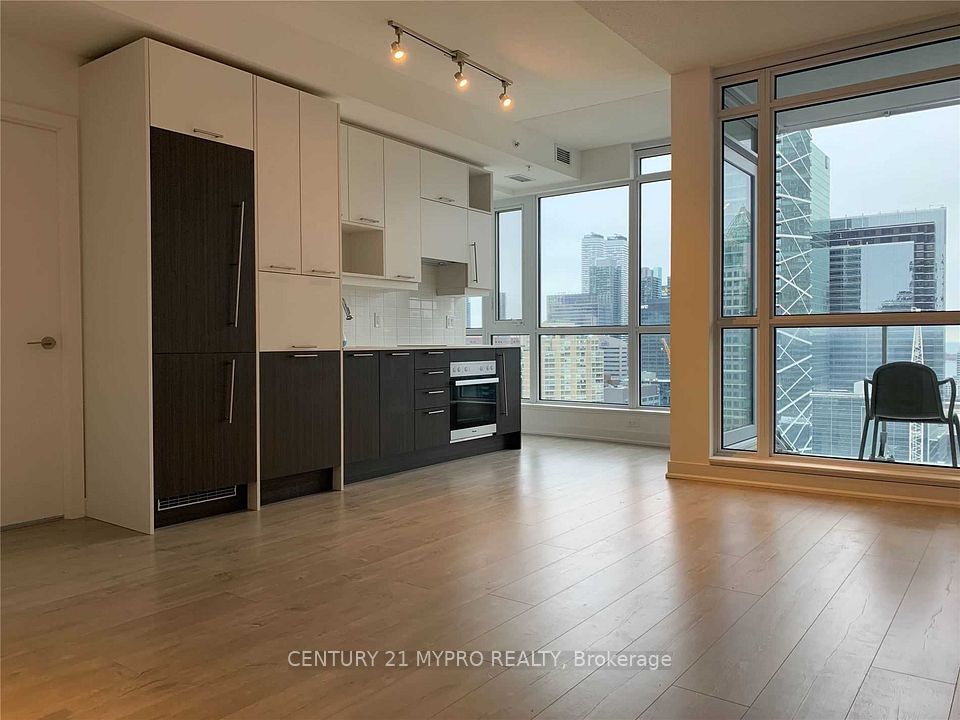 30 Nelson Street 2306, Toronto, ON M5V 0H5 4