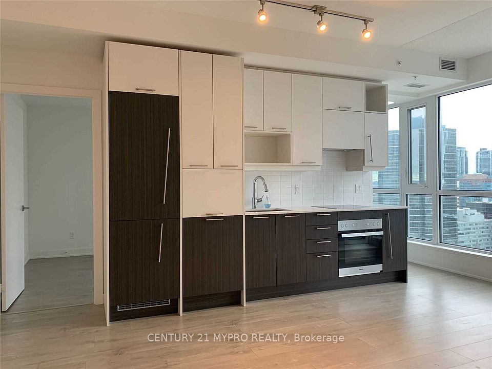 30 Nelson Street 2306, Toronto, ON M5V 0H5 5