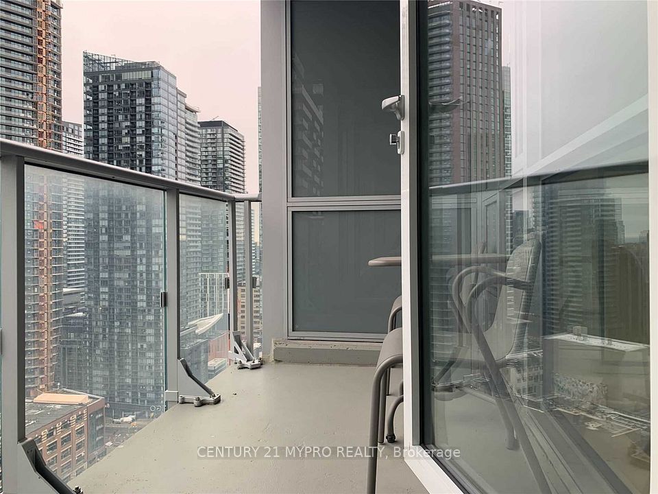 30 Nelson Street 2306, Toronto, ON M5V 0H5 18
