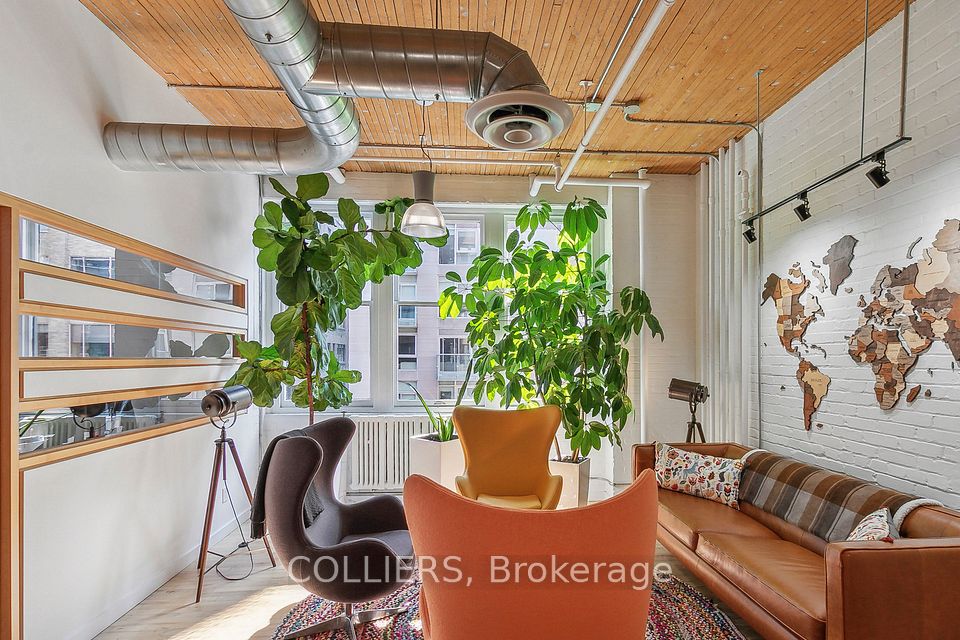 30 Duncan Street 302, Toronto C01, ON M5V 2C3