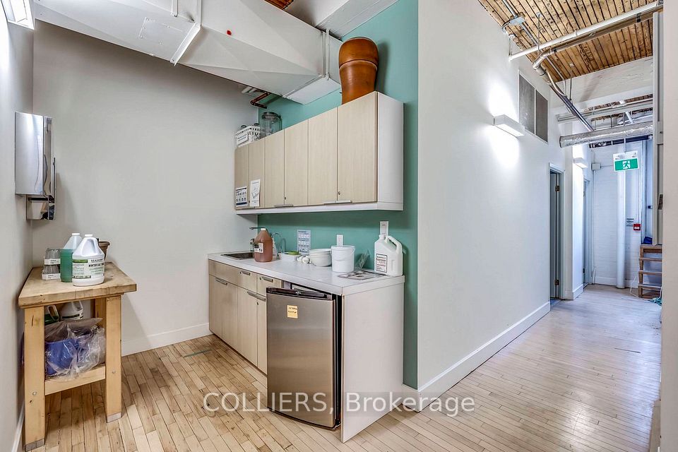 30 Duncan Street 102, Toronto C01, ON M5V 2C3