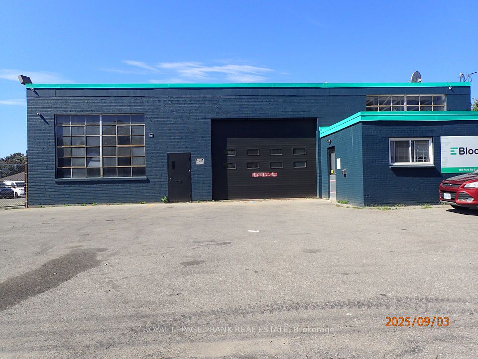 182&188 Park Road S, Oshawa, ON L1J 4H2