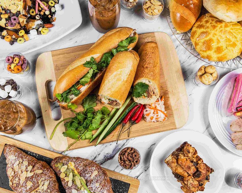 2555 VICTORIA PARK Avenue 16, Toronto E05, ON M1T 1A3