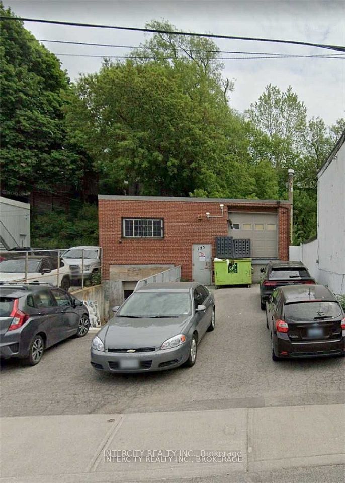 125 Blake Street, Toronto E01, ON M4J 3E2