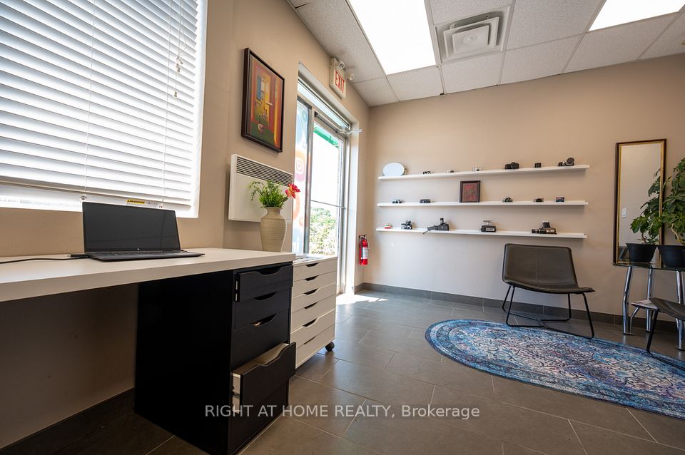 1885 Clements Road 257, Pickering, ON L1W 3V4