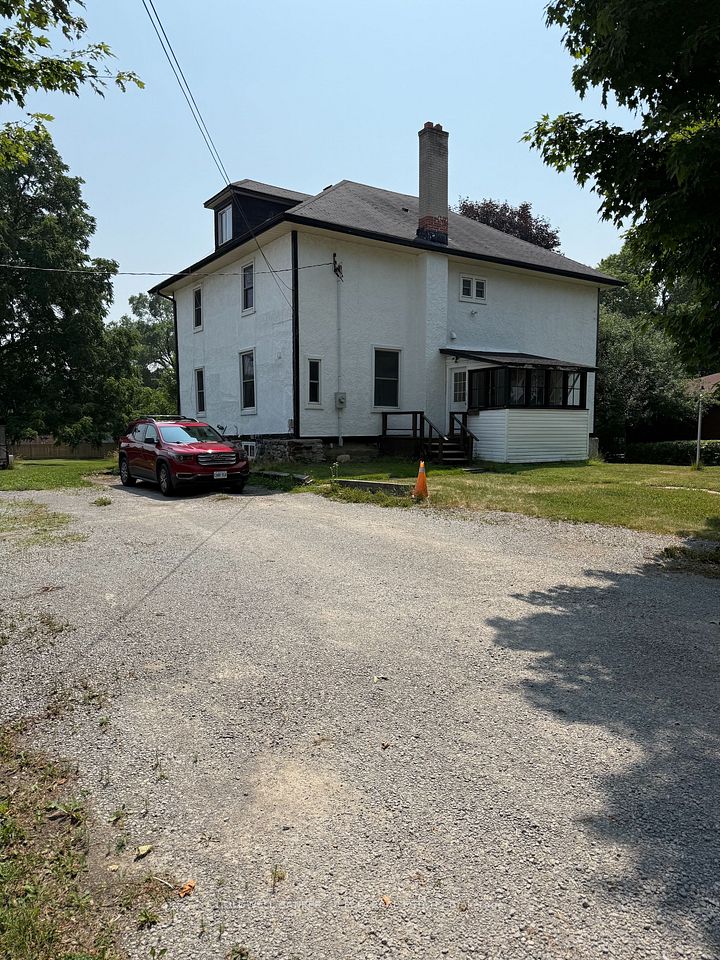 5 Vipond Road, Whitby, ON L1M 1B3