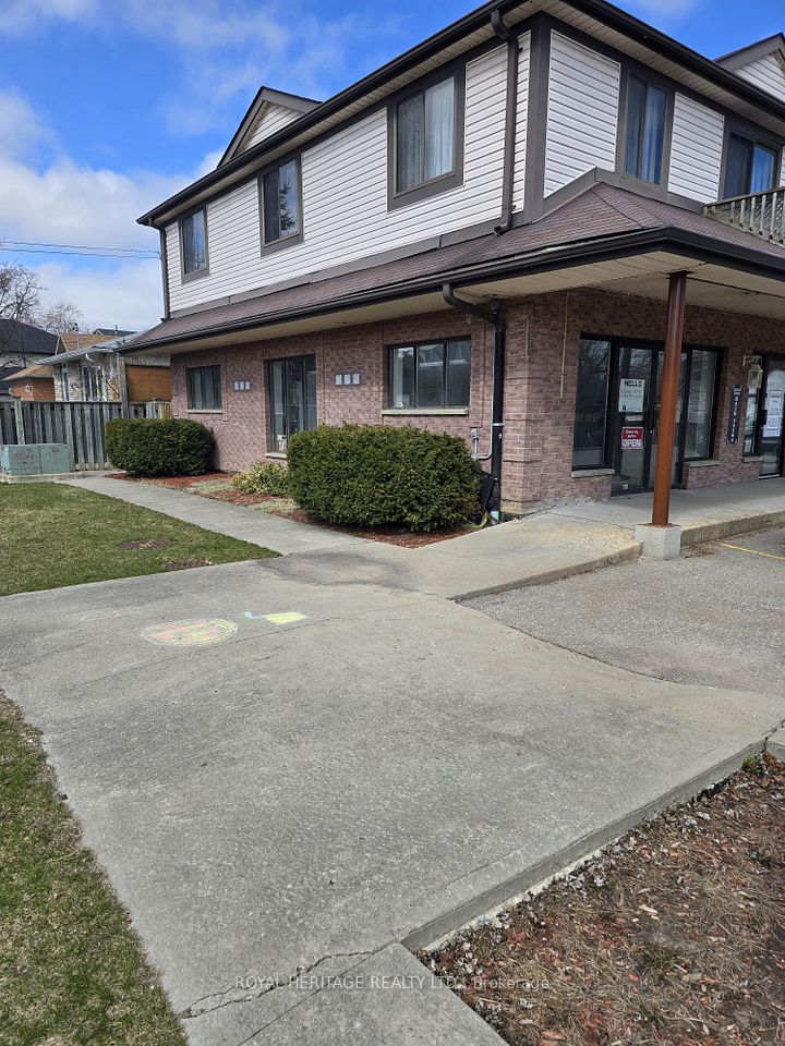 677 Marksbury Road 4, Pickering, ON L1W 2T3