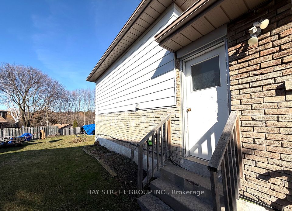 Semi-Detached  at 445 Harcourt Drive, Oshawa, ON L1H 6V8, Oshawa