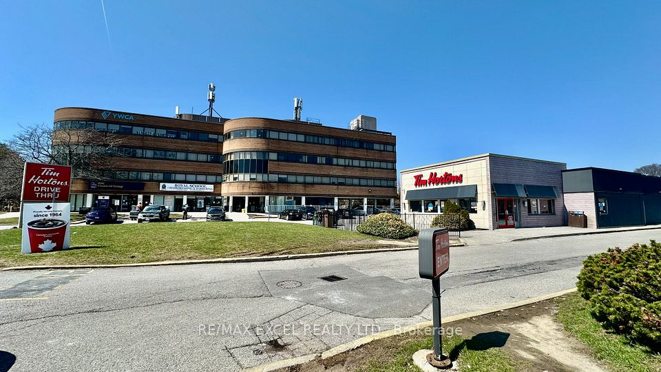 3090 Kingston Road 402, Toronto E08, ON M1M 1P2