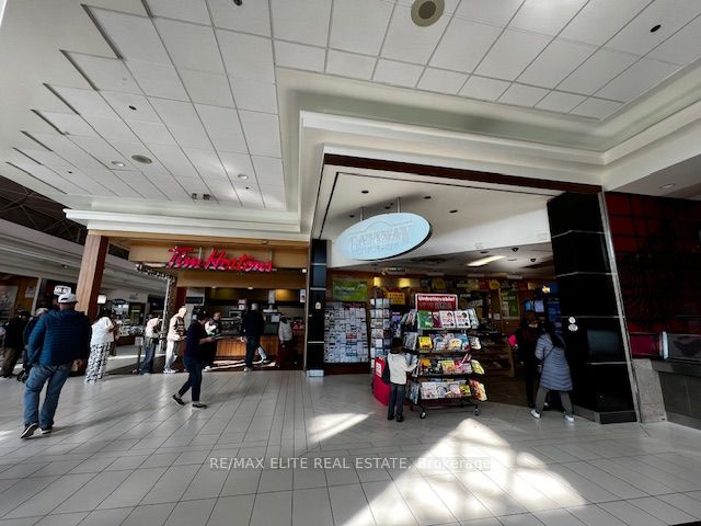 70 Eglinton Square 125, Toronto E04, ON M1L 2K1