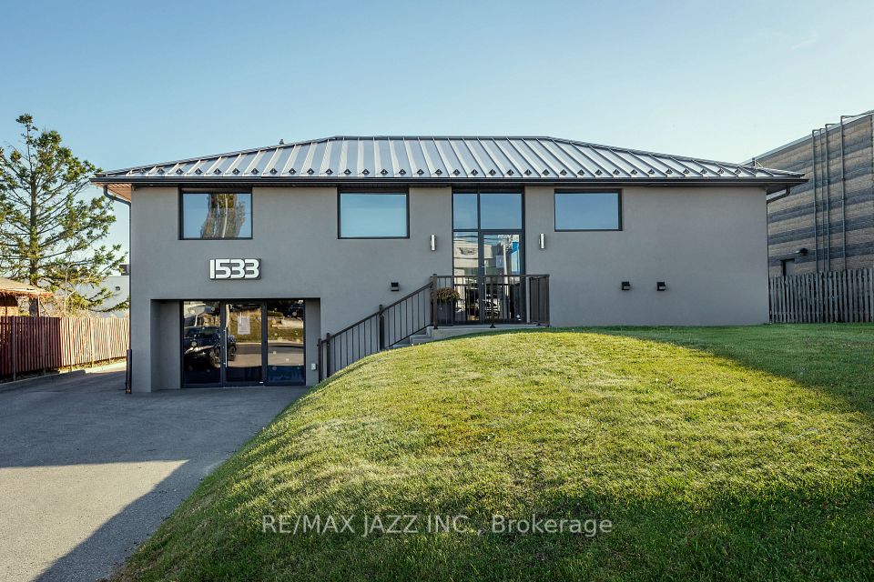 1533 Dundas Street E, Whitby, ON L1N 2K6