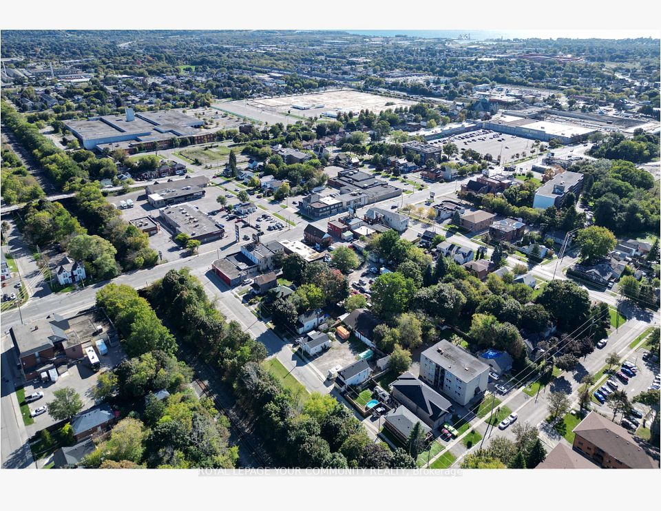 452 Simcoe Street S, Oshawa, ON L1H 4J6