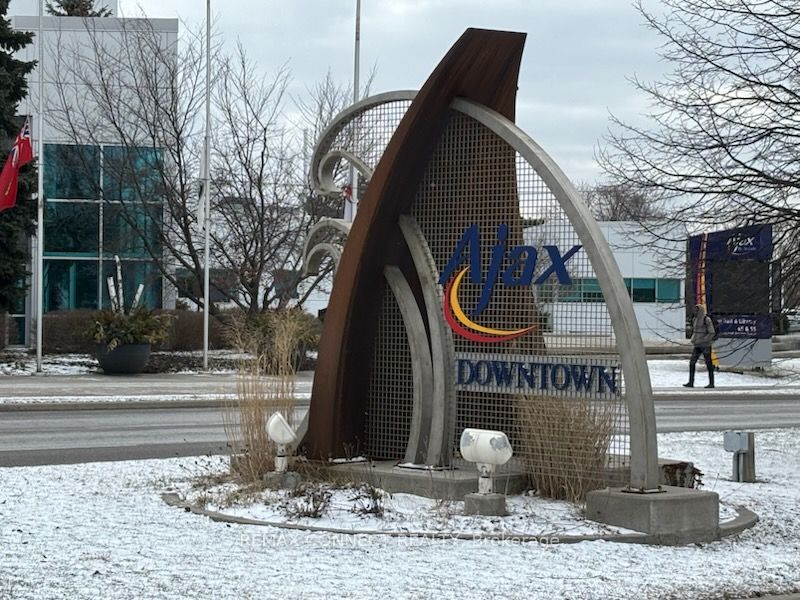 68 Harwood Avenue S 4, Ajax, ON L1S 2H6