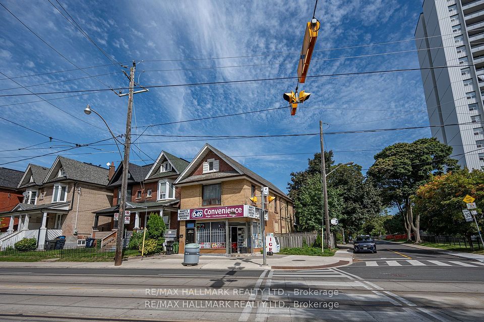 675 Broadview Avenue, Toronto E01, ON M4K 2P4
