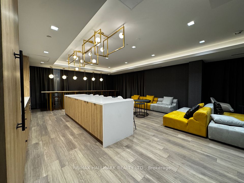 Condo Apartment at 1010 Dundas Street E 214, Whitby, ON L1N 2K2, Whitby