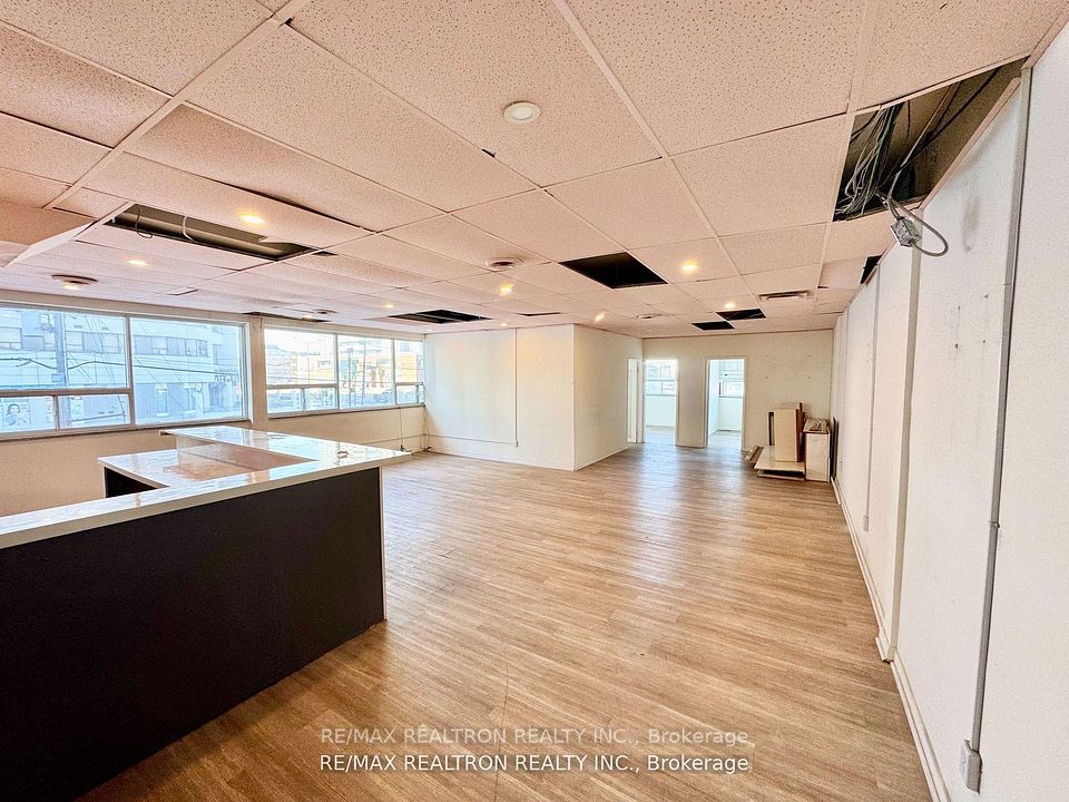 2163 Lawrence Avenue E C-D, Toronto E04, ON M1P 2P5