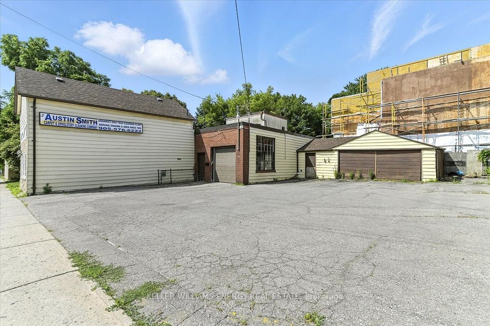 174 Mary Street N, Oshawa, ON L1G 5C2