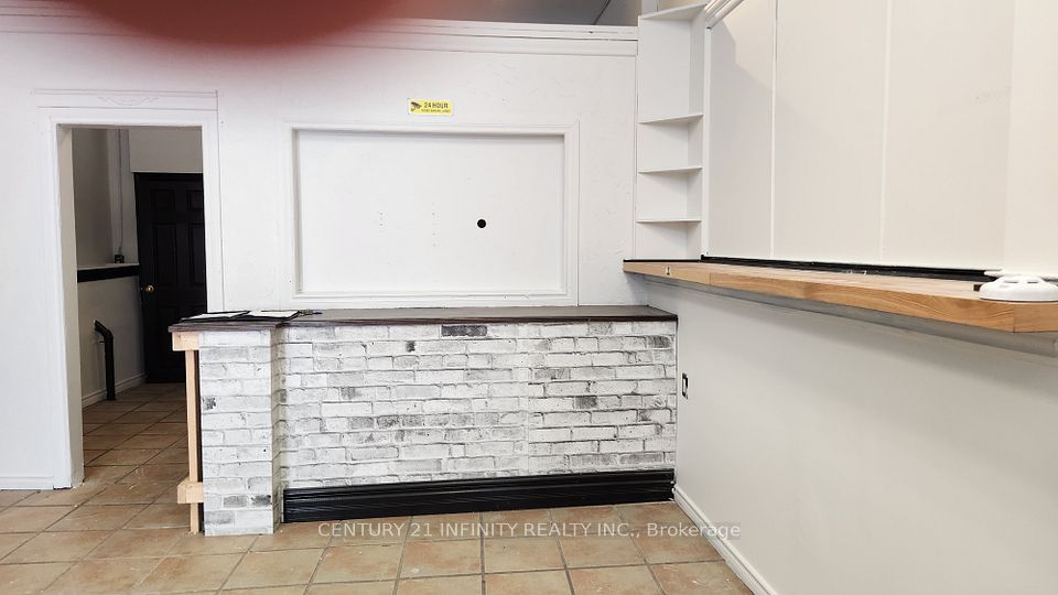 142 Simcoe Street S, Oshawa, ON L1H 4G9