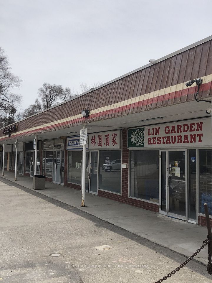 1800 Pharmacy Avenue 1808, Toronto E05, ON M1T 1H6