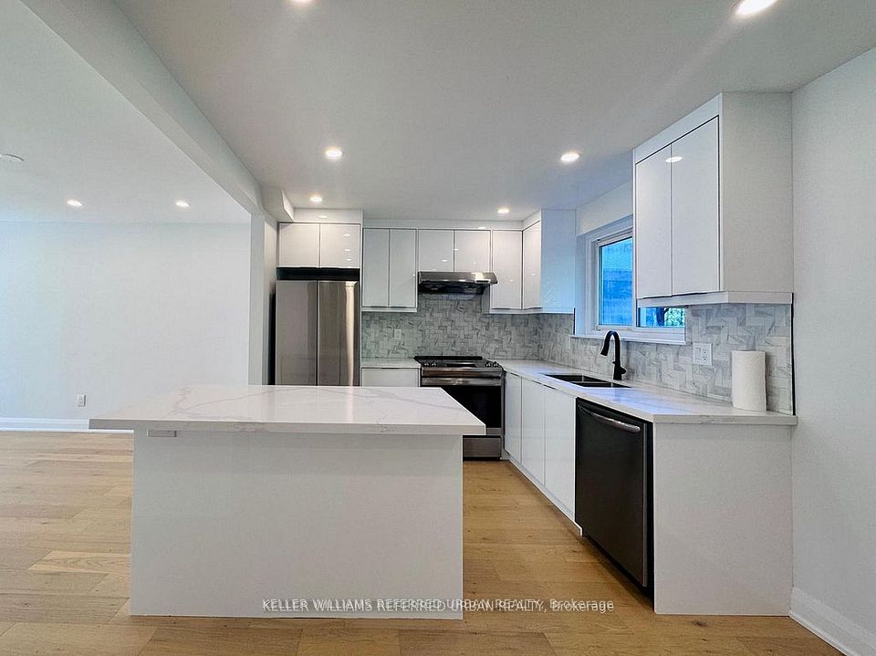 Semi-Detached at 906 Marinet Crescent Main, Pickering, ON L1W 2M1, Pickering