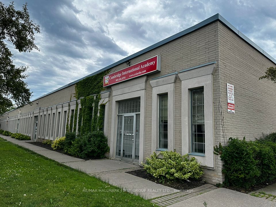 126 Commercial Avenue, Ajax, ON L1S 2H5