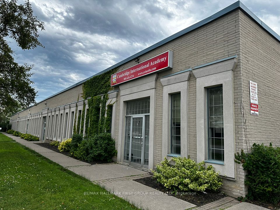 126 Commercial Avenue 2, Ajax, ON L1S 2H5