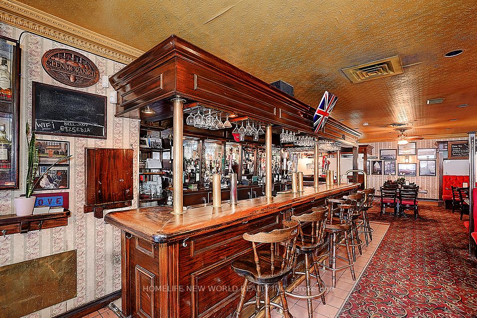 962 Kingston Road, Toronto E02, ON M4E 1S7