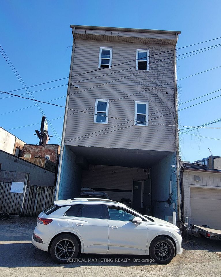 2766 Danforth Avenue, Toronto E03, ON M4C 1L7