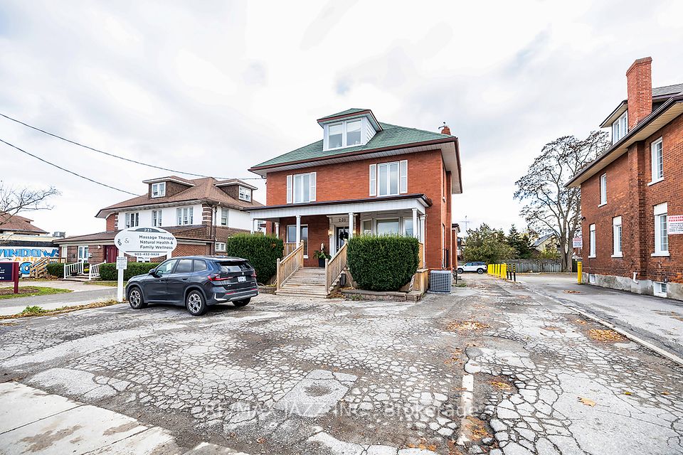 231 King Street E, Oshawa, ON L1H 1C5