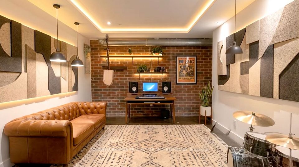 1159 Dundas Street E 160, Toronto E01, ON M4M 1R9