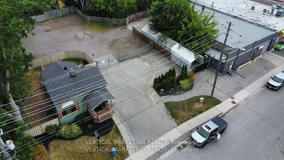 105 & 119 Ash Street, Whitby, ON L1N 4B1