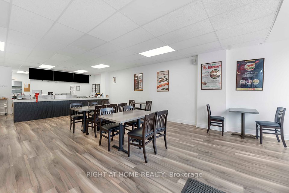 7 Simcoe Street S 1, Oshawa, ON L1H 4G1